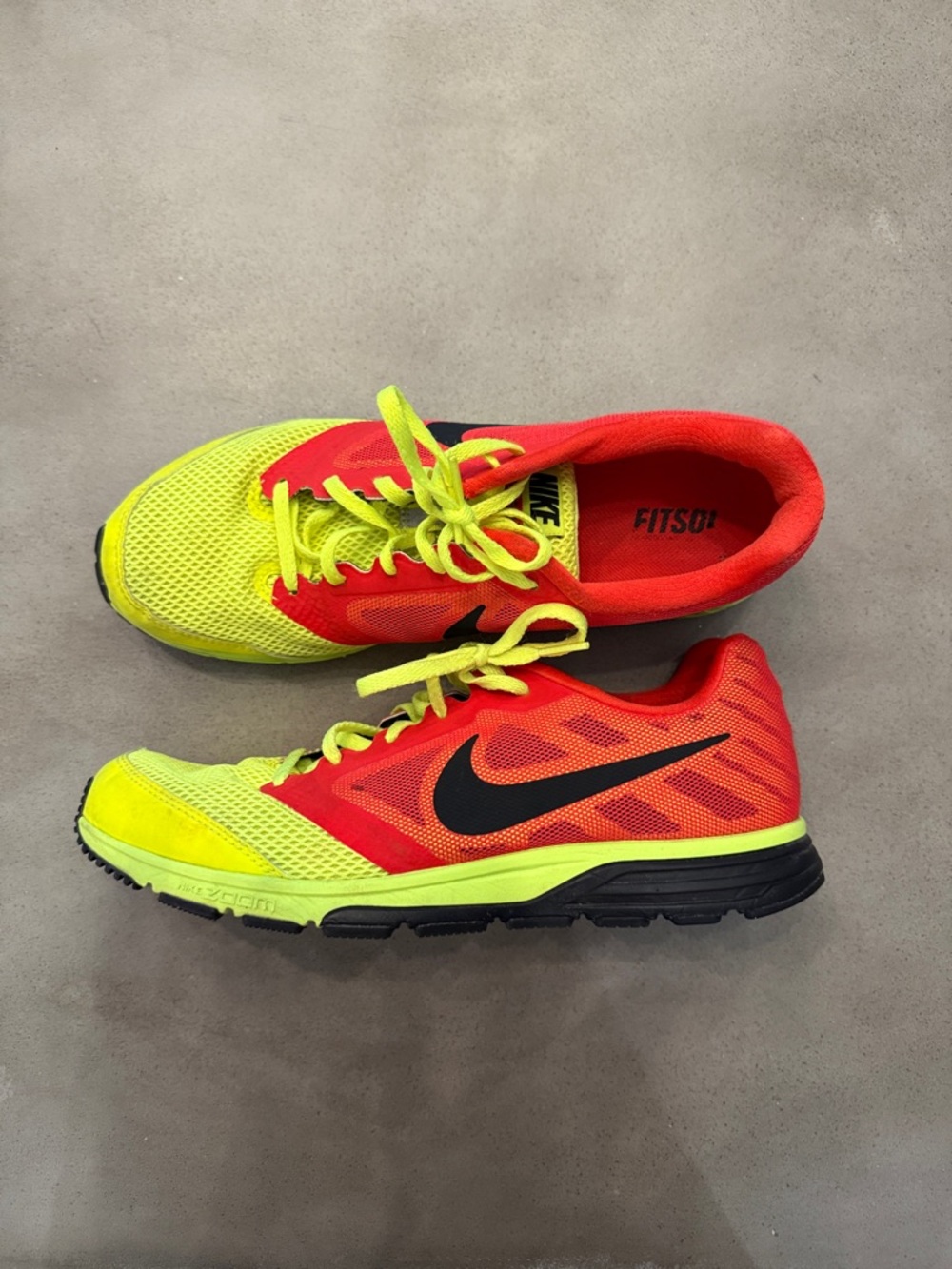 😎 Nike Men’s Athletic Shoes in Neon Yellow & Bright Red